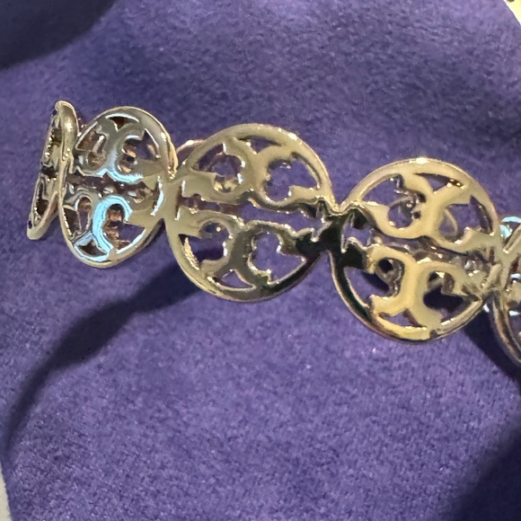 Tory Burch NWT Silver Toned Logo Cuff Bracelet - Picture 4 of 9